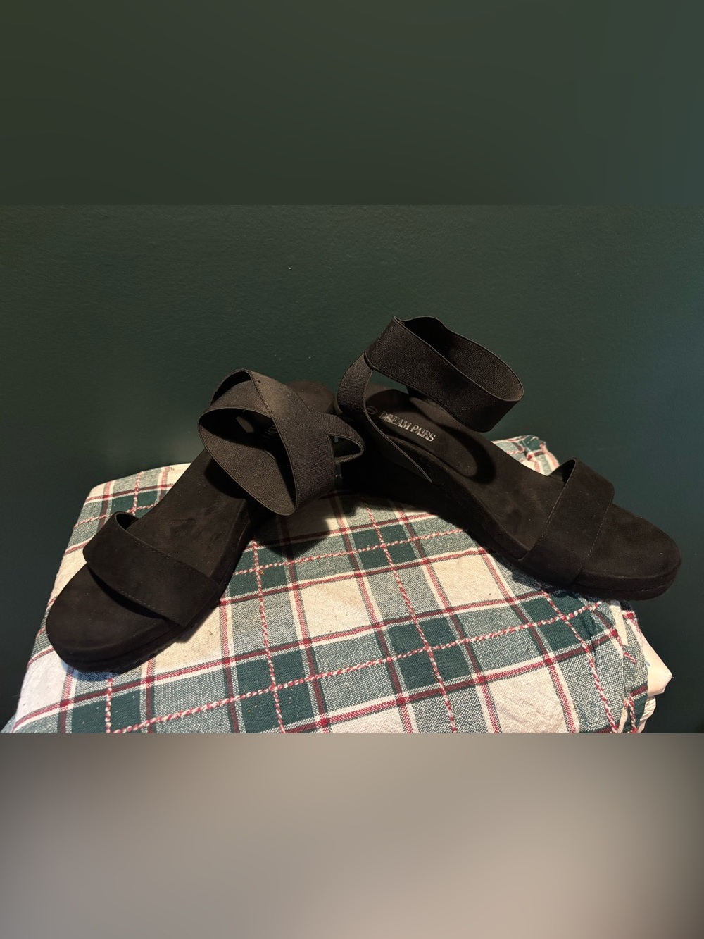 Dream Pairs Black Cross-Strap Elastic Sandals